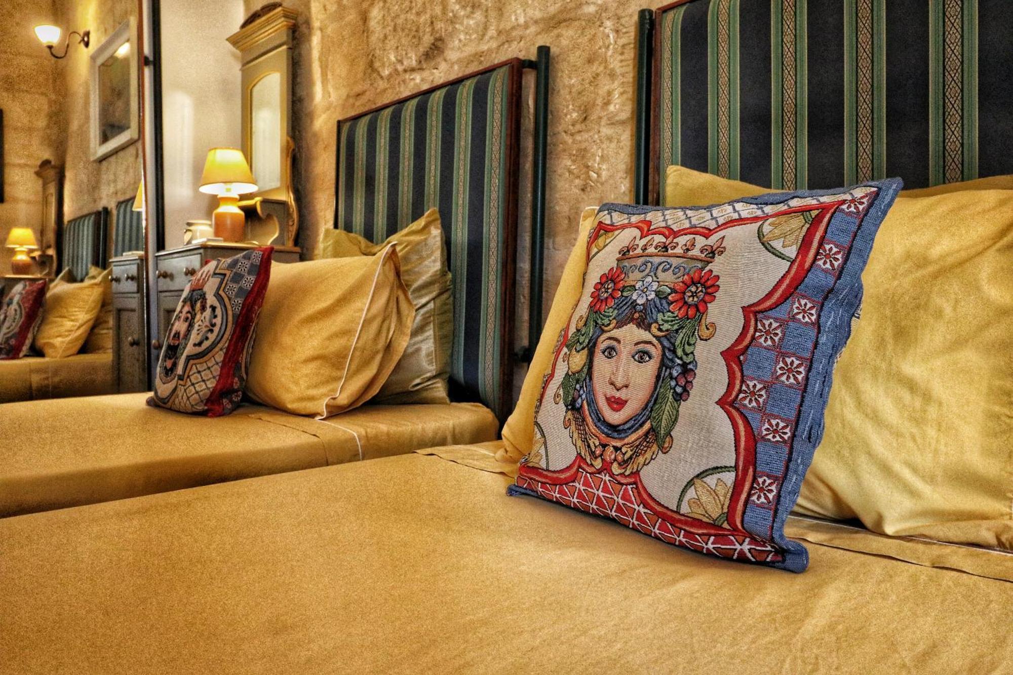 The Knight - Heritage & Art Home At Birgu Square Eksteriør billede