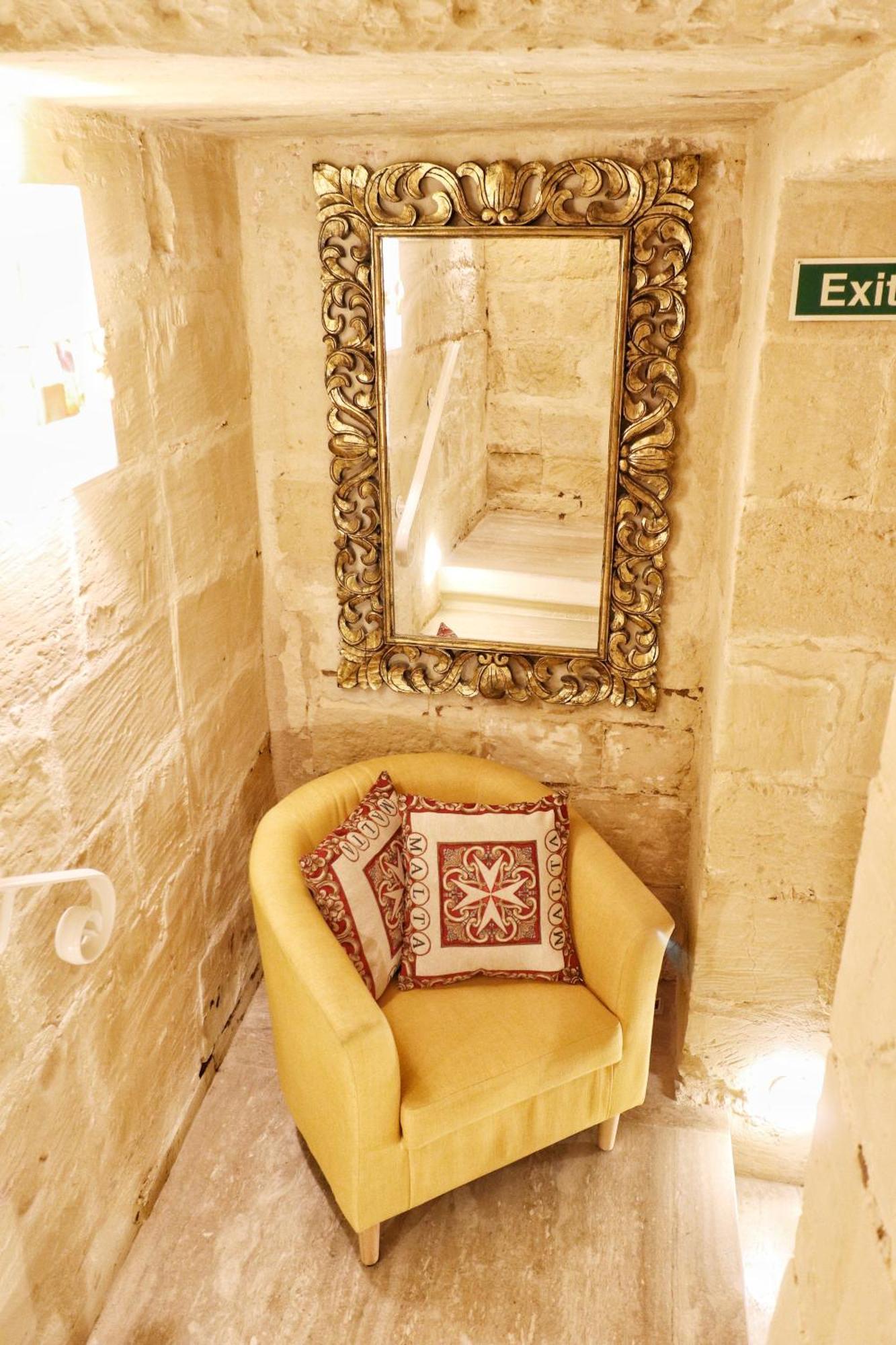 The Knight - Heritage & Art Home At Birgu Square Eksteriør billede