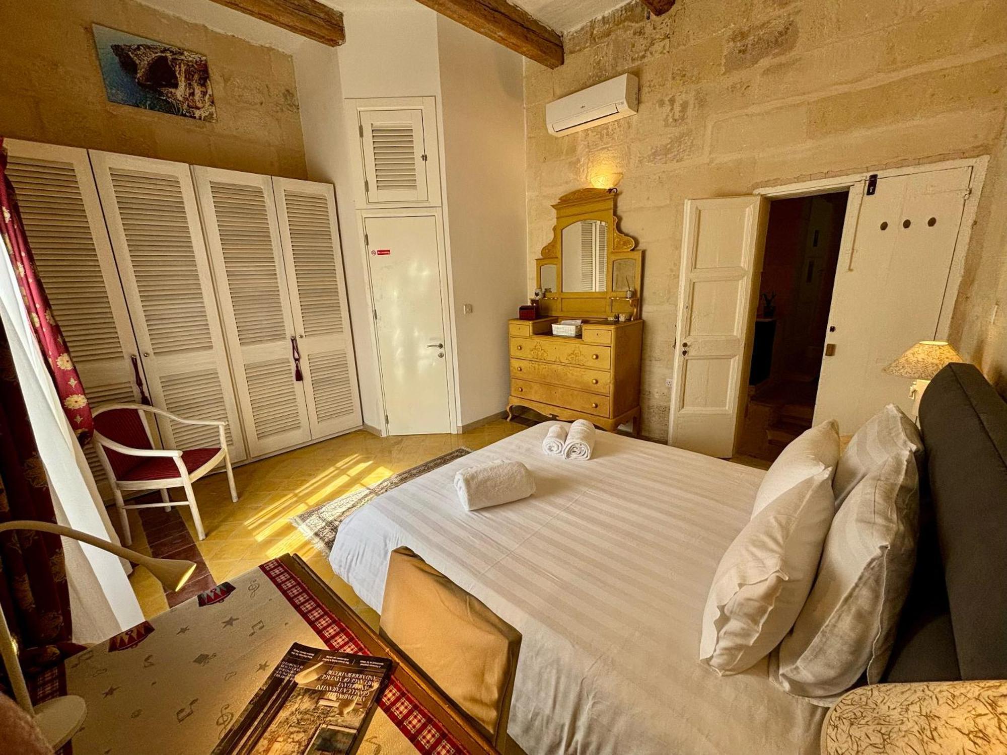 The Knight - Heritage & Art Home At Birgu Square Eksteriør billede